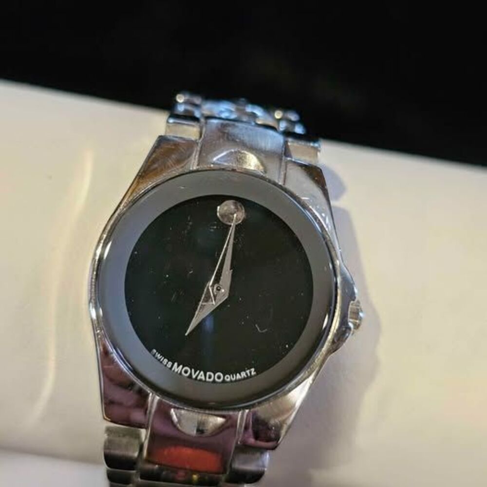 Ladies Movado Luno 28MM Watch